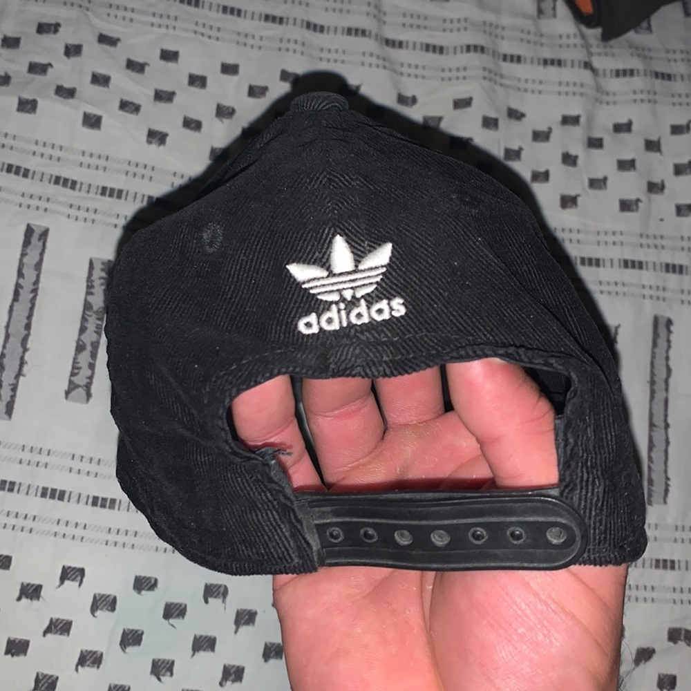 Adidas hat - Picture 2 of 2